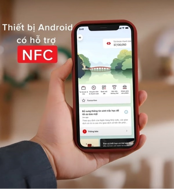 A hand holding a cell phone

Description automatically generated