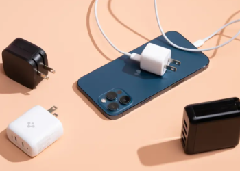 Tại sao iPhone bị nhiễm điện khi sạc, có nguy hiểm không, xử lý thế nào?