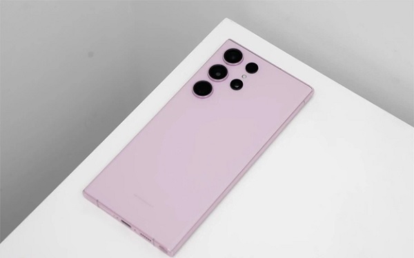 A cell phone on a table

Description automatically generated