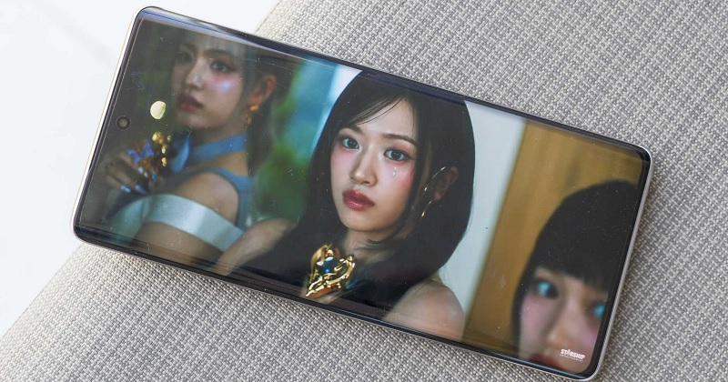 Trên tay Vivo V30e: Cấu hình mạnh mẽ, thiết kế thời thượng