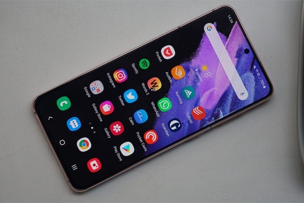 A cell phone with a screen on

Description automatically generated