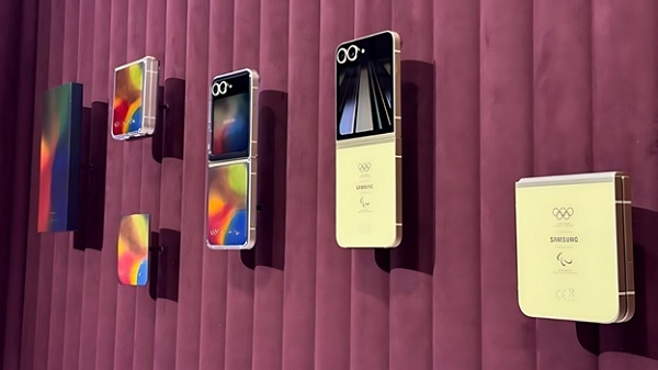 A group of cell phones on a wall
Description automatically generated