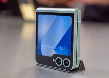 Giải đáp thắc mắc: Galaxy Z Flip6 có hỗ trợ sạc không dây không?