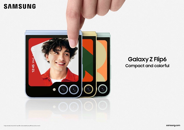 A person holding a phone in their pocket

Description automatically generated