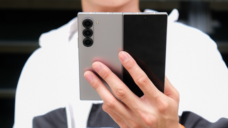 Galaxy Z Fold6 và Z Flip6: Thế hệ điện thoại gập dẫn đầu xu hướng, với thiết kế mỏng nhẹ và bền bỉ ấn tượng nhất từ trước đến nay