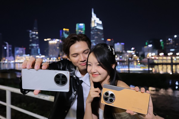 A person and person taking a selfie

Description automatically generated