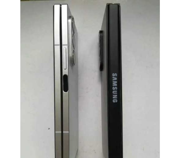 A back view of a cell phone
Description automatically generated