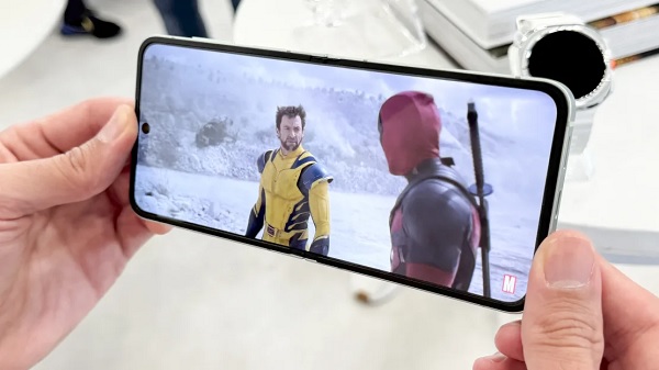 A cell phone with a camera

Description automatically generated