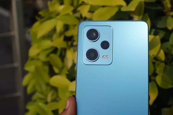 A back of a cell phone

Description automatically generated