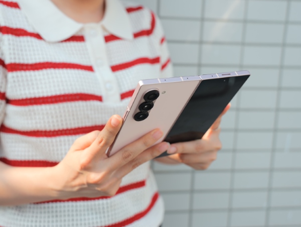 Galaxy Z Fold6 với dung lượng pin vẫn giữ nguyên ở mức 4400mAh