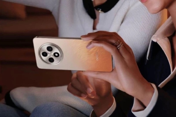 OPPO Reno12 F được trang bị pin dung lượng 5.000 mAh