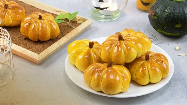 A plate of baked pumpkins

Description automatically generated