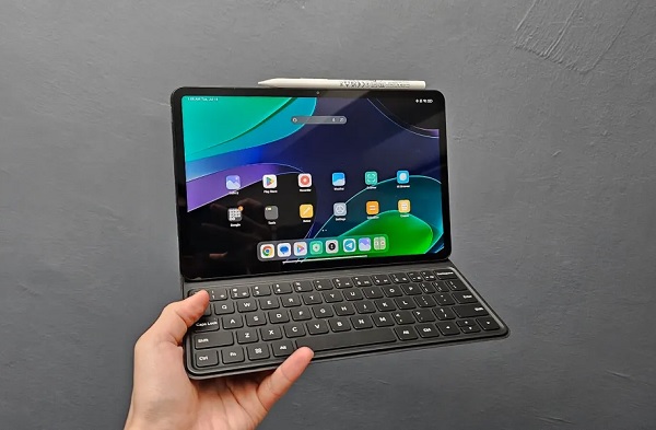 A tablet on a table
Description automatically generated