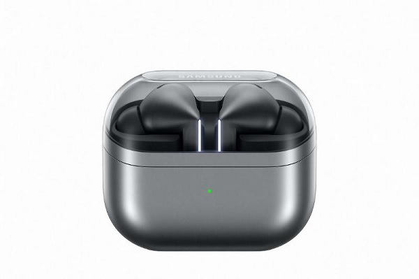 A black and silver wireless earbuds

Description automatically generated