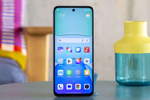 Xiaomi Redmi 13 là một chiếc điện thoại tầm trung nổi bật với viên pin 5,030mAh
