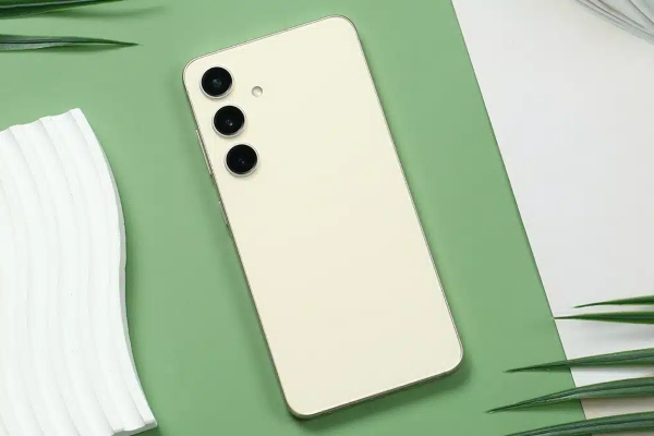 Samsung Galaxy S24 phiên bản màu vàng