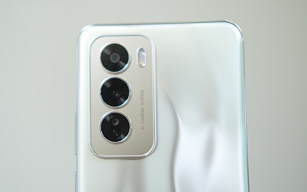 A close-up of a phone
Description automatically generated