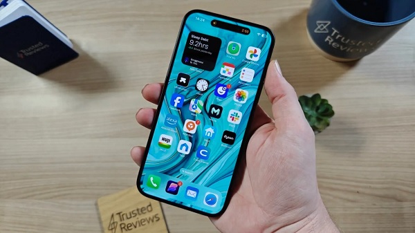 A cell phone in a box

Description automatically generated