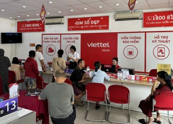 Đổi ‘cục gạch’ lên đời smartphone tại Viettel Store trước khi mạng 2G bị cắt