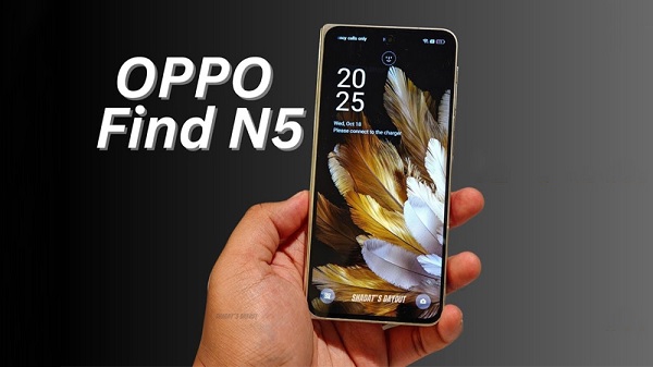 A gold smartphone with a camera lens
Description automatically generated