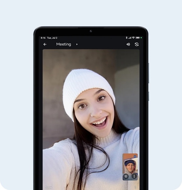 A person taking a selfie
Description automatically generated