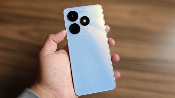 A close up of a phone

Description automatically generated