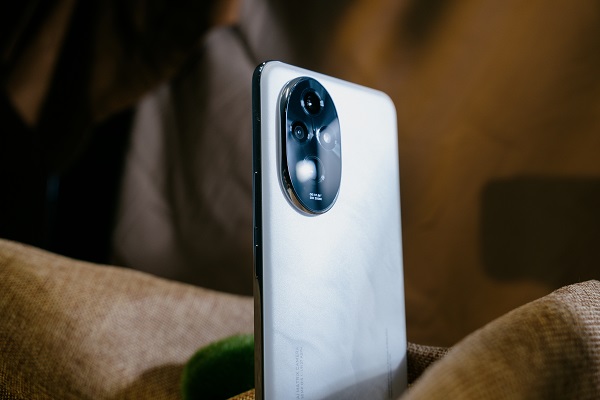 A close up of a phone
Description automatically generated