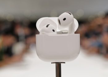 Pin AirPods 4