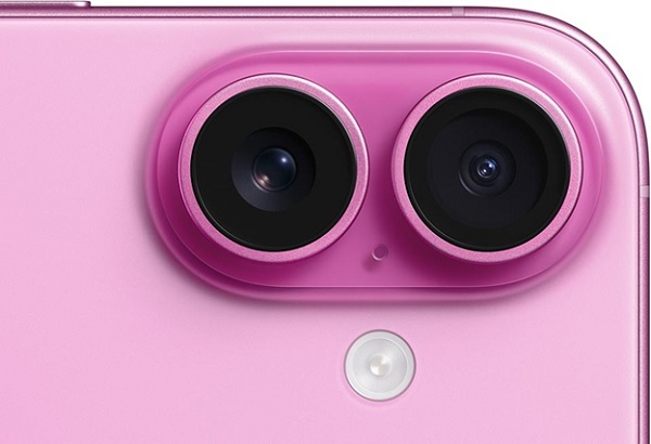 A close up of a camera lens
Description automatically generated