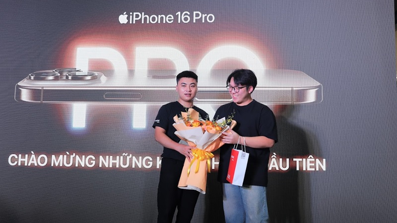 Viettel Store chính thức trả hàng và mở bán iPhone 16 series VN/A trên toàn quốc