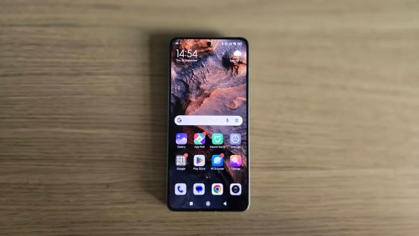 Xiaomi 14T Pro chạy trên hệ điều hành MIUI 14, dựa trên Android 14