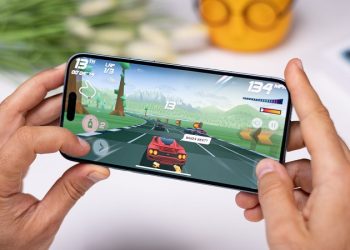 iPhone 16 có màn hình đục lỗ không?