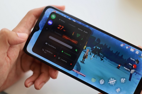 A close-up of a computer chip
Description automatically generated