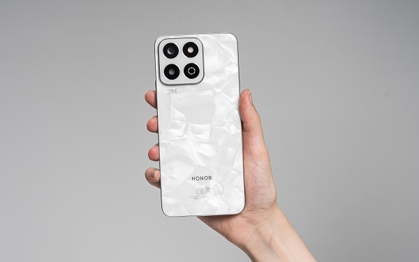 A group of cell phones

Description automatically generated