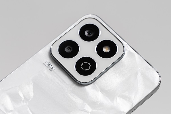 A close up of a cell phone

Description automatically generated