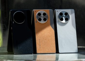 TECNO CAMON 30 có mấy màu? Màu sắc có gì khác biệt so với CAMON 20
