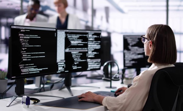 Copilot có khả năng gợi ý đoạn code.