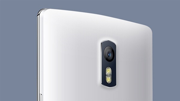 A close-up of a camera

Description automatically generated