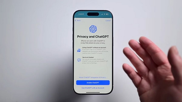 A hand reaching out to display a screen
Description automatically generated