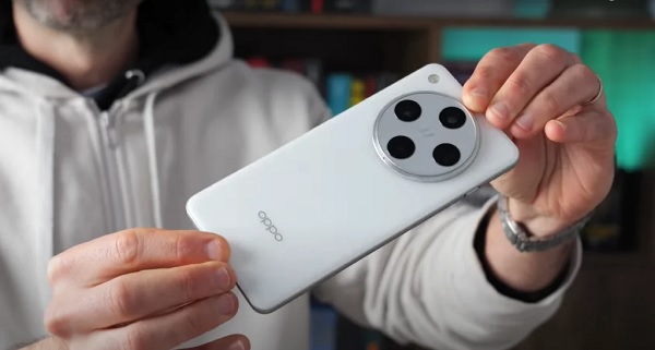 A cell phone on a surface

Description automatically generated