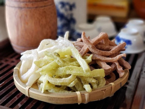 Mứt dừa non miếng sẽ có độ dẻo mềm và mùi thơm tự nhiên