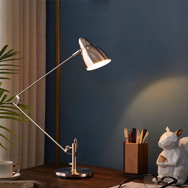 Đèn bàn là món quà đầy ý nghĩa, mang lại ánh sáng chất lượng 