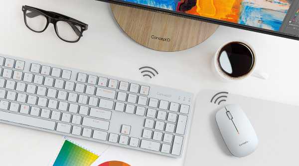 Phụ kiện máy tính như chuột và bàn phím là món quà tốt nghiệp thiết thực