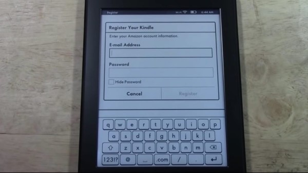 Bạn có thể đăng ký tài khoản với email, Facebook, hoặc Google