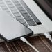 [Giải đáp] Có nên sạc nhanh iPhone bằng sạc Macbook không?