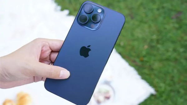 Bạn nên tháo toàn bộ phụ kiện trên máy