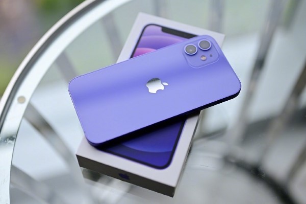 iPhone 12 màu tím vẫn giữ được sức hút nhờ thiết kế tinh tế và hiệu năng ổn định