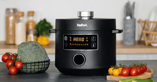 Nồi áp suất điện tử kết hợp cả nút điều khiển cơ và điện tử