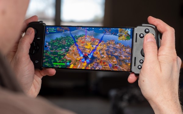 Galaxy S25 Ultra chính là lựa chọn cho người yêu thích xem phim, chơi game