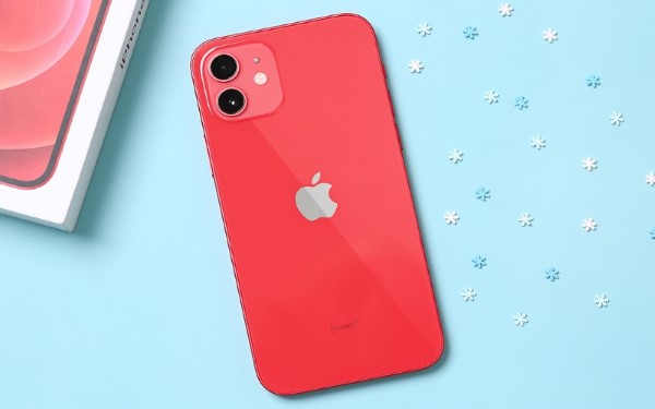 iPhone 13 màu đỏ là lựa chọn tuyệt vời cho những ai yêu thích sự nổi bật và trẻ trung
